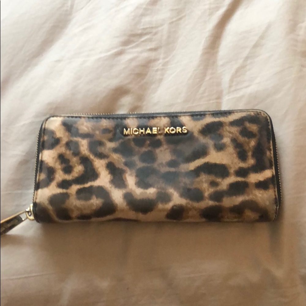 Michael Kors leopard wallet